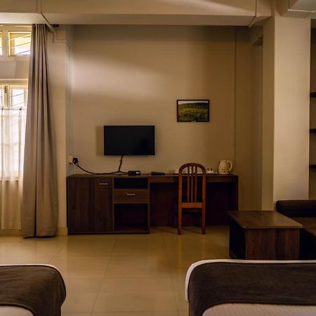 Hotel Ariel Kohima Extérieur photo