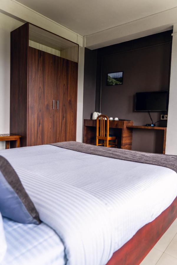 Hotel Ariel Kohima Extérieur photo