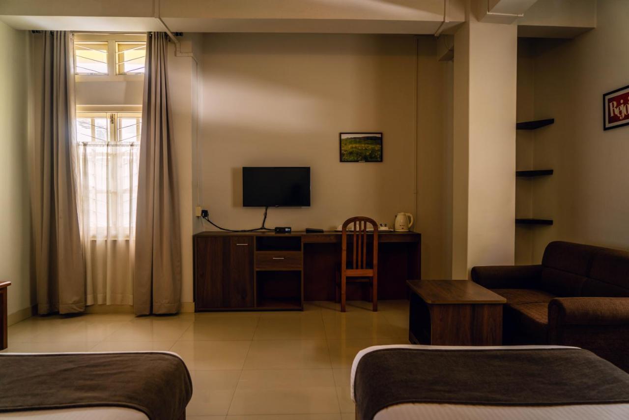 Hotel Ariel Kohima Extérieur photo